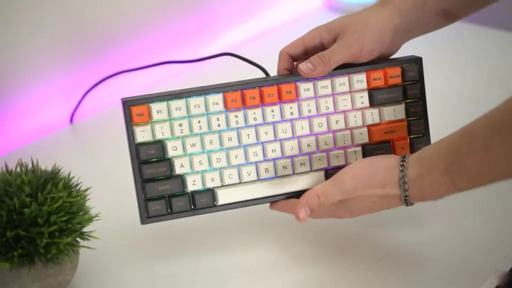 Hot Swappable Keyboard Hand Size